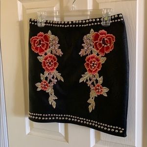 Embroidered skirt